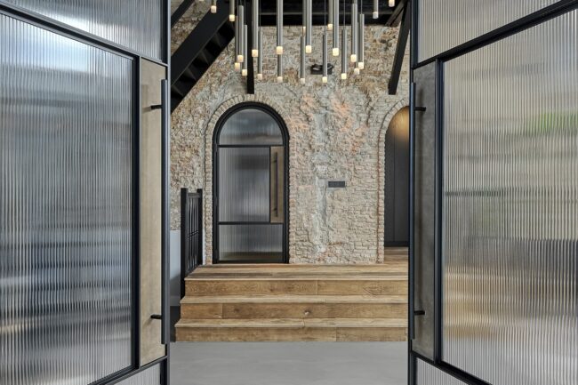Aalto stalen deuren met canale glas en leer (7)